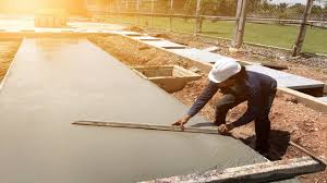 بتن تازه و بتن سخت در محيطهاي اقليمي گرم و در درجه حرارت زياد بخشي از عملکرد مطلوب خود را از دست مي دهند.