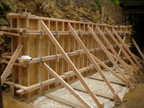 معایب قالب چوبی بتن چیست؟