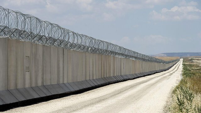 دیوار بتنی خود ایستا یا دیوار مرزی